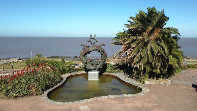 Plaza Virgilio: Un Mirador de Historia y Naturaleza